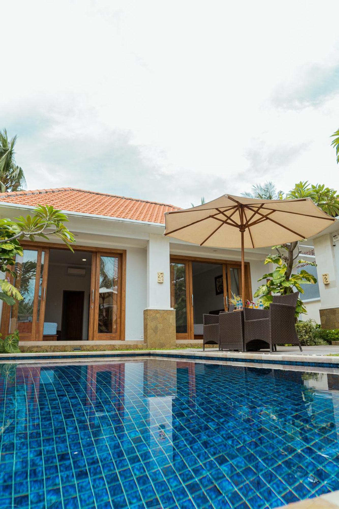 Nugraha Lovina Private Pool Villa *